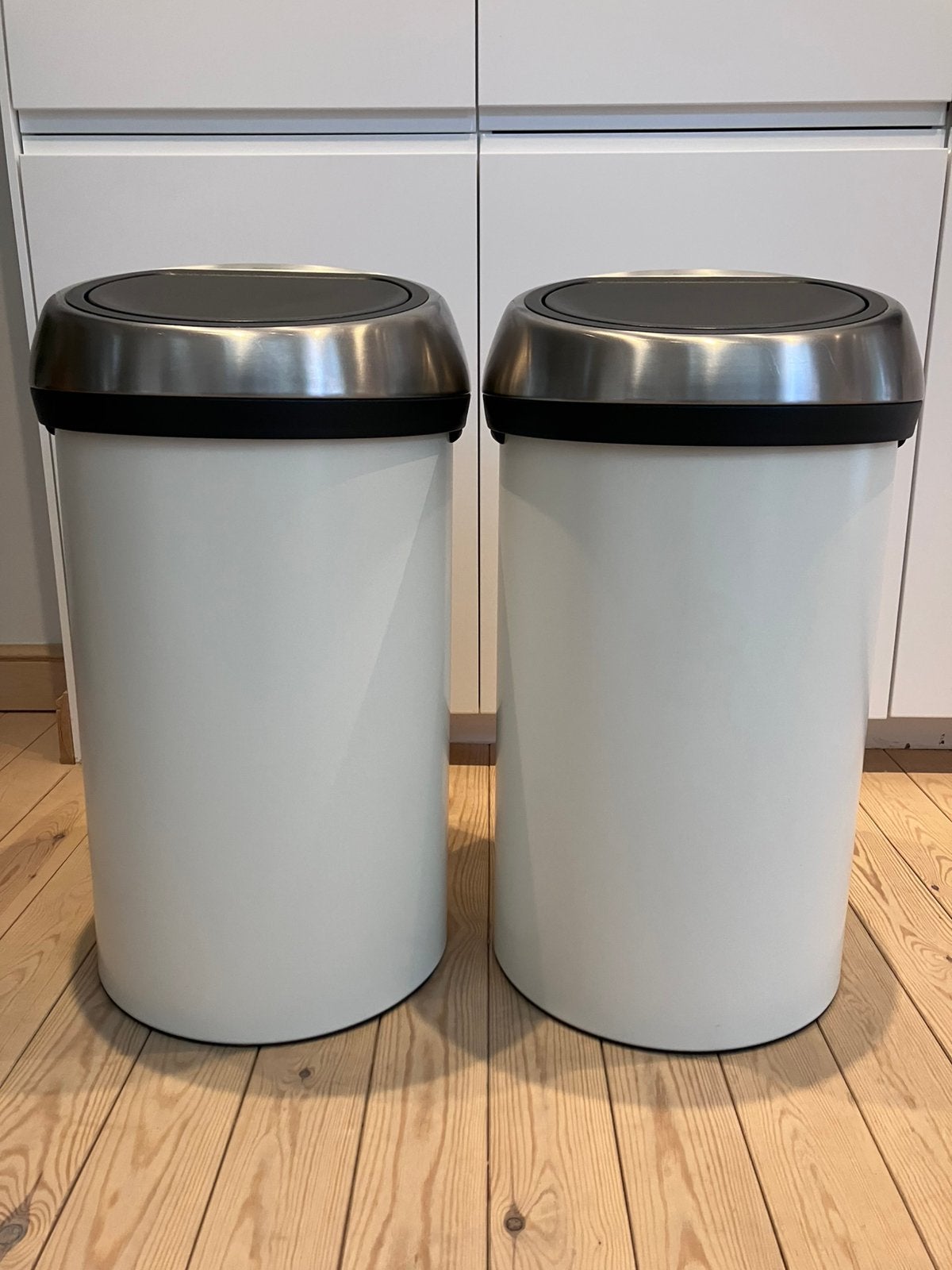 2 Brabantia touch bin 60liter, Huis en Inrichting, 40 liter of meer, Ophalen, Zo goed als nieuw, Metaal