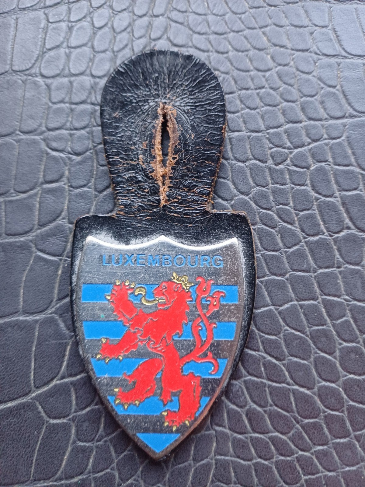 cintre de poitrine, Enlèvement ou Envoi