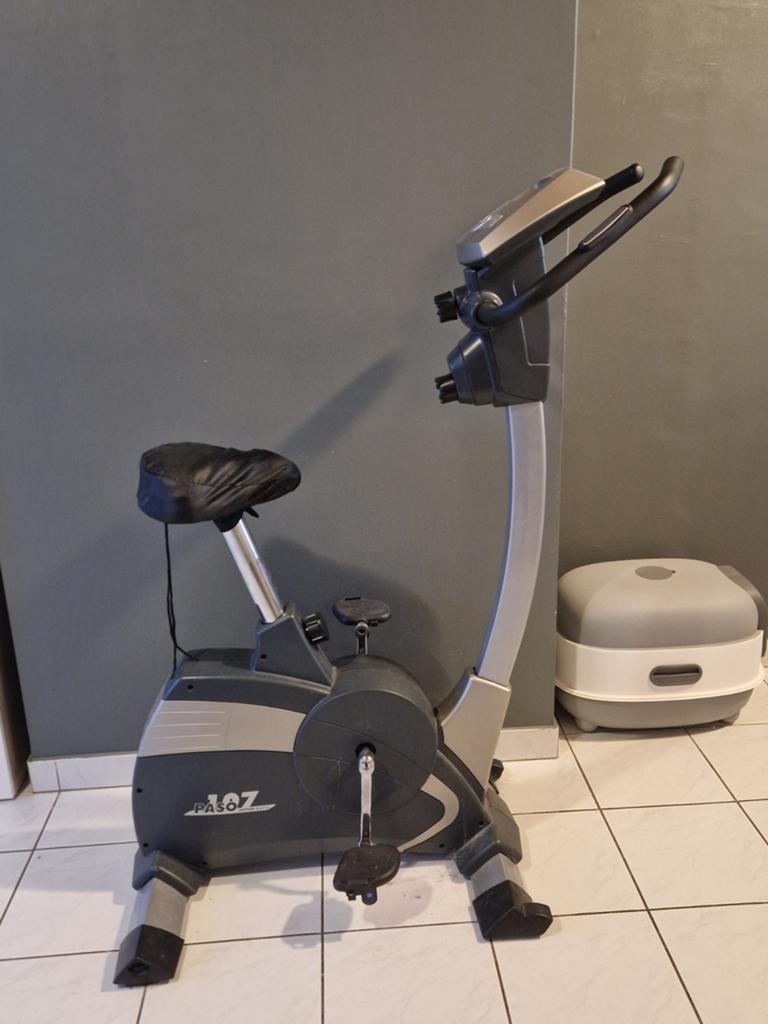 Zeer weinig gebruikte hometrainer, Sport en Fitness, Ophalen, Hometrainer