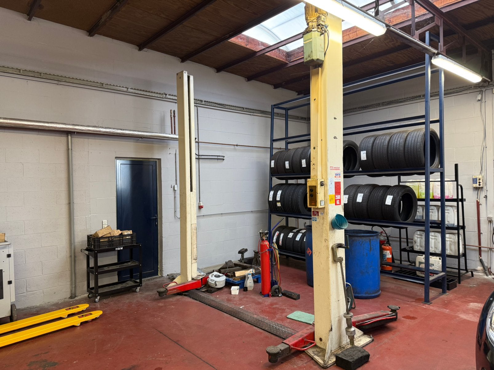 Stertil Koni 2-palen hefbrug ST2025-E 2500kg, Service 24h/24, Entretien