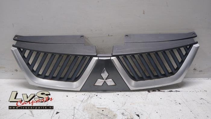 Calandre d'un Mitsubishi Outlander, -, 3 mois de garantie, Utilisé, Mitsubishi