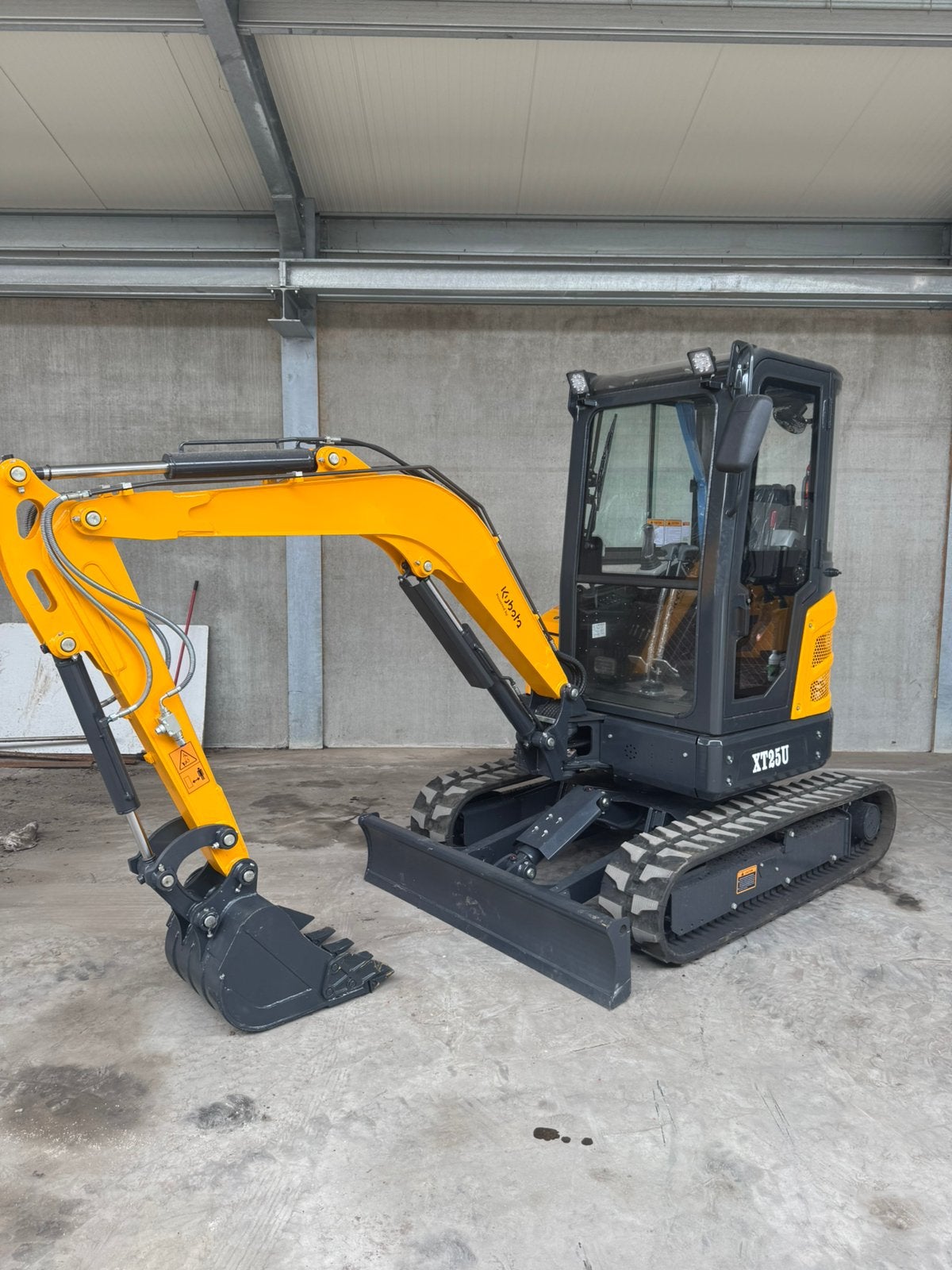 Minipelle Landward Kubota XT25U NEUVE, Articles professionnels, Machines & Construction | Grues & Excavatrices, Enlèvement