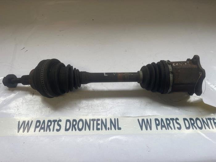 Aandrijfas links-voor van een Volkswagen Passat, Gebruikt, -, Volkswagen, -