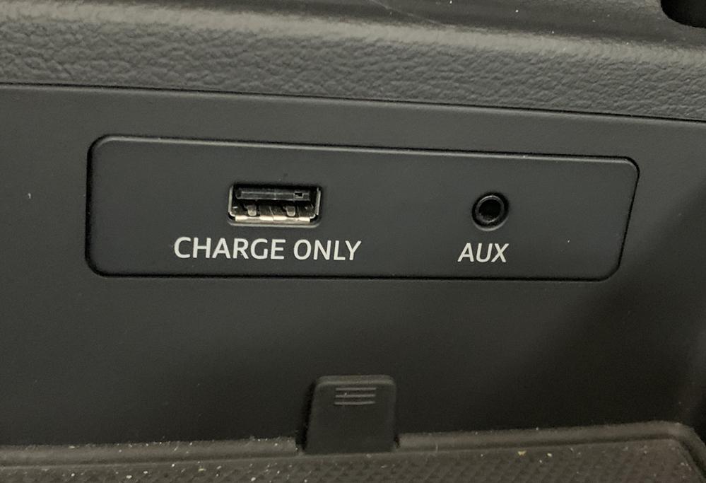 Audi Carplay alleen met USB-oplader, Auto diversen, Autoradio's, Ophalen, Zo goed als nieuw
