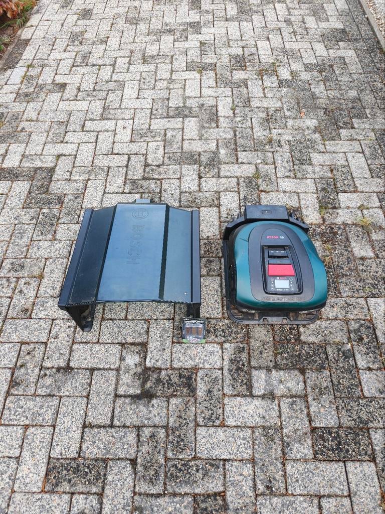 Bosch Indego S500 met garage en 15 extra mesjes, Enlèvement