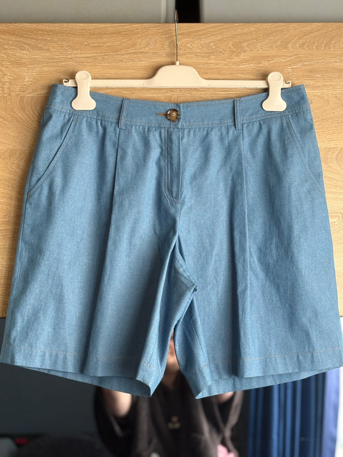 Nieuwe blauwe short van Marie Méro (44)., Kleding | Dames, Broeken en Pantalons, Kort, Blauw, Maat 42/44 (L), Nieuw