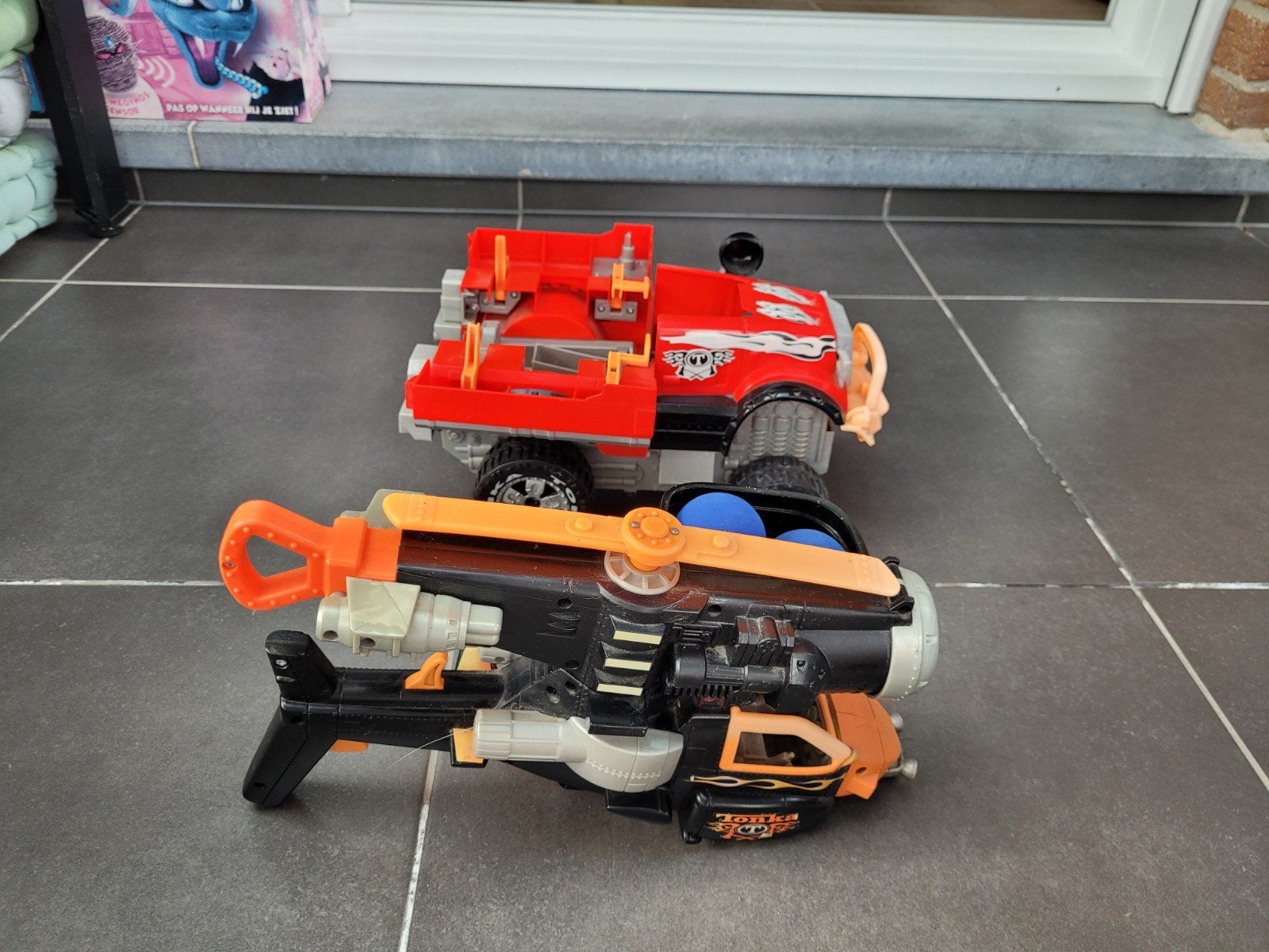 Tonka Fire Rescue Blaster Rig met reddingshelikopter, Tuin en Terras, Ophalen