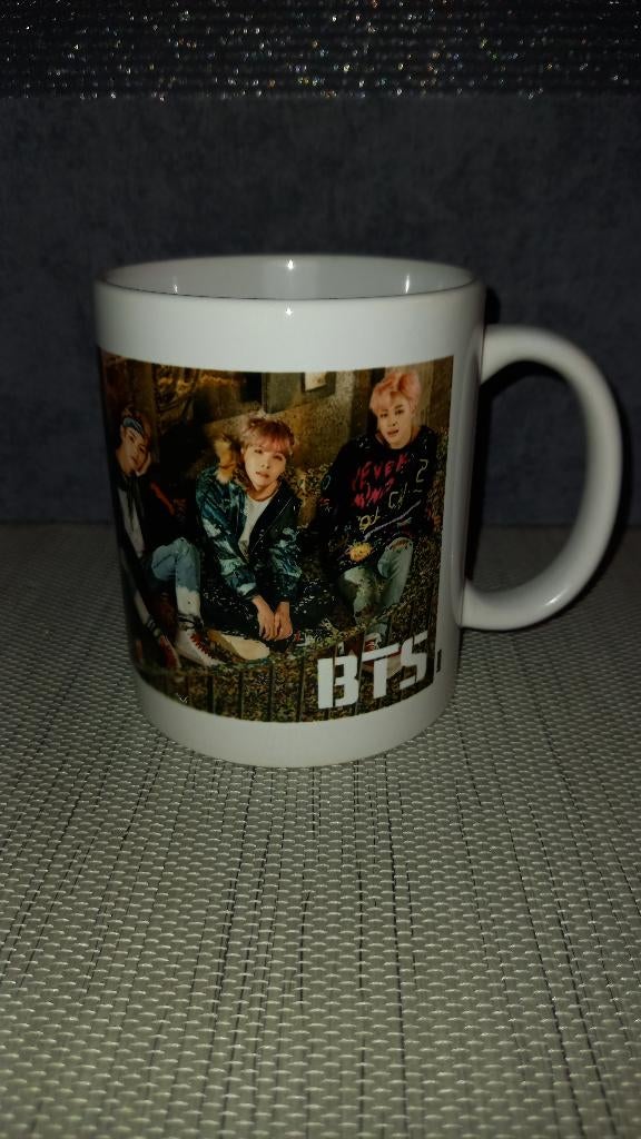 BTS mok, Ophalen of Verzenden, Zo goed als nieuw, Gebruiksvoorwerp