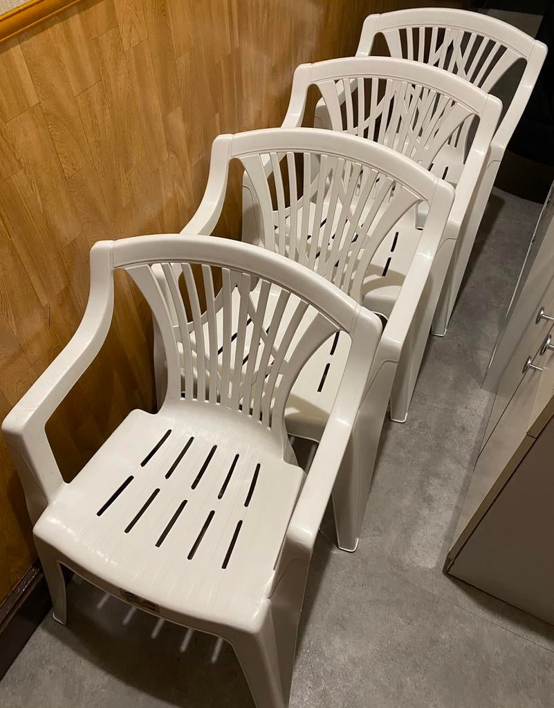 4 chaises de jardin & terrasse, NEUVES, prix : 40€, Enlèvement ou Envoi, Neuf, Plastique, Empilable