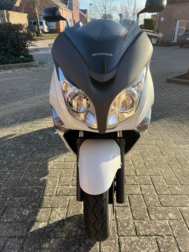 Honda sjf 400 wit, Motoren, Scooter, Minimaal motorrijbewijs A2
