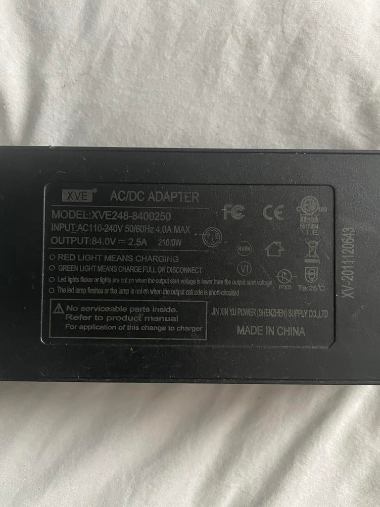 Chargeur inmotion v8 v 10, Enlèvement ou Envoi, Comme neuf