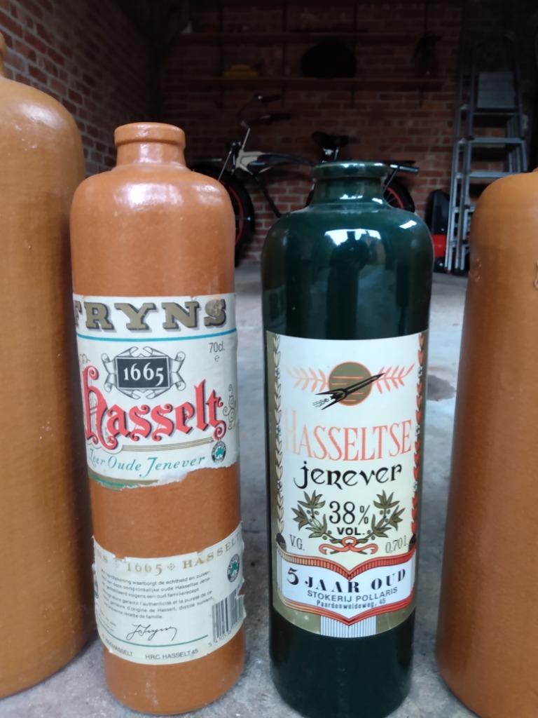 Bouteilles de gin anciennes Smeets, Enlèvement