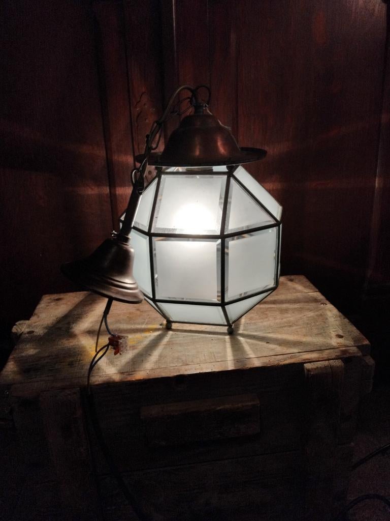 Hanglamp van koper, en geslepen glas, Antiek en Kunst, Antiek | Verlichting, Ophalen of Verzenden