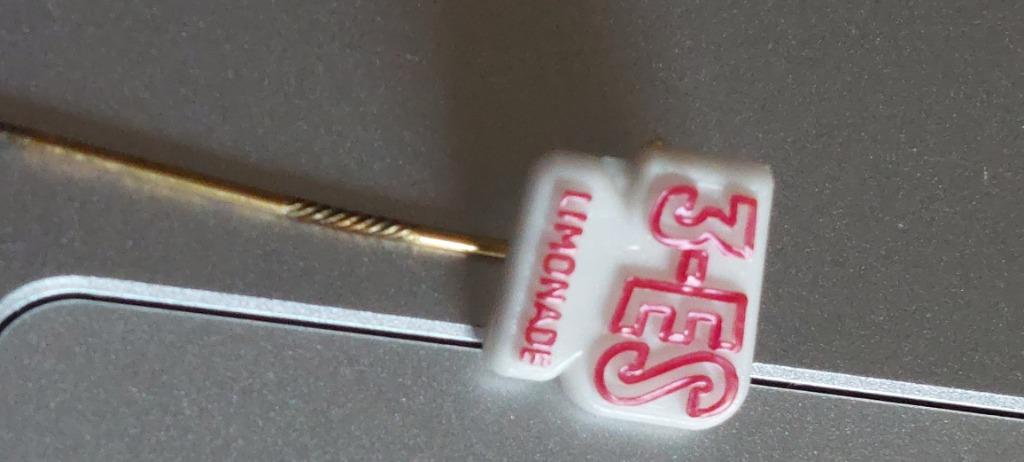 PSLK 0911 PINS EN SPELDJES DRINKEN GERELATEERD., Verzenden, Zo goed als nieuw, Merk, Speldje of Pin