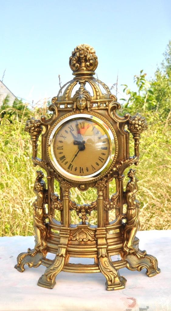 horloge en regule doré mouvement  pile, Enlèvement ou Envoi, Utilisé, Réveil ou Horloge