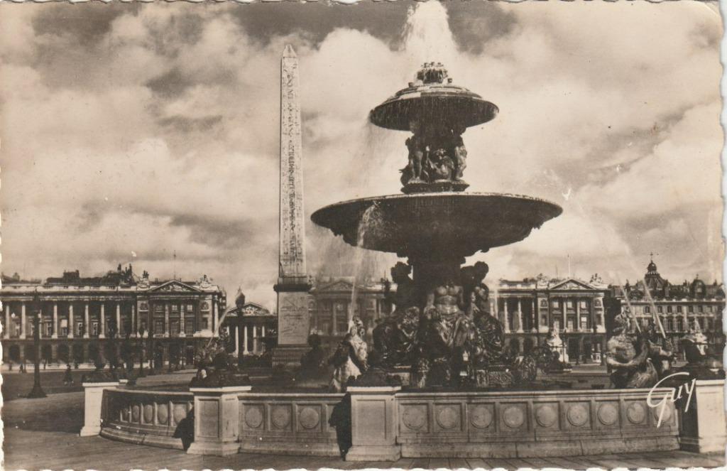 PARIS   PLACE DE LA CONCORDE   L UNE DES FONTAINES ET L OBEL, Enlèvement ou Envoi, 1940 à 1960, Affranchie, France