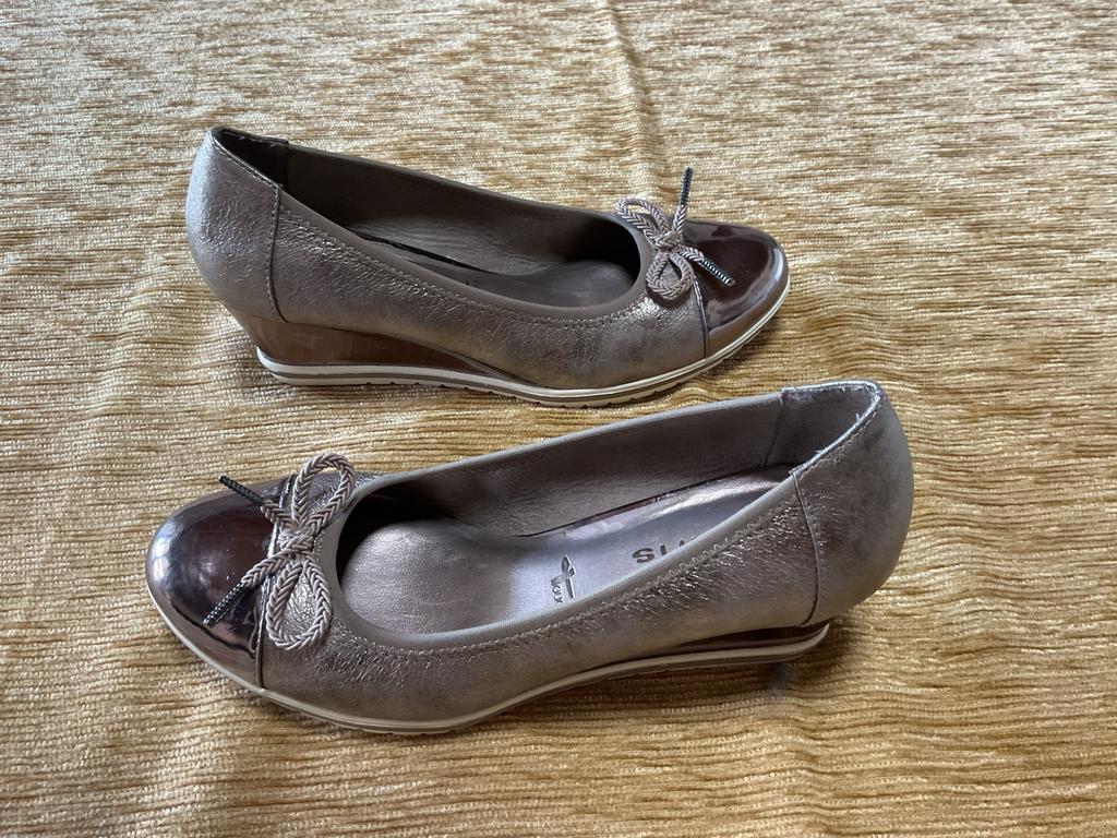 Tamaris, type de cuir et taille 39, Enlèvement, Comme neuf