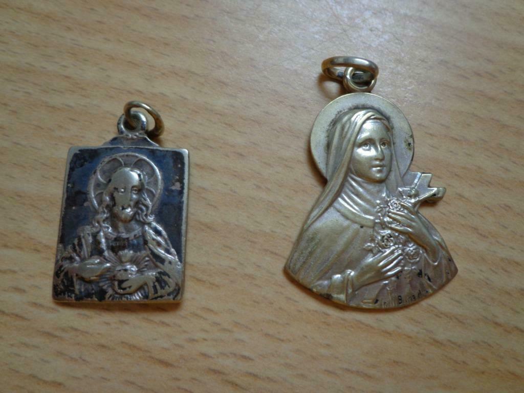 2 hangertjes religie, gratis verzending, Antiek en Kunst, Antiek | Religieuze voorwerpen, Ophalen of Verzenden