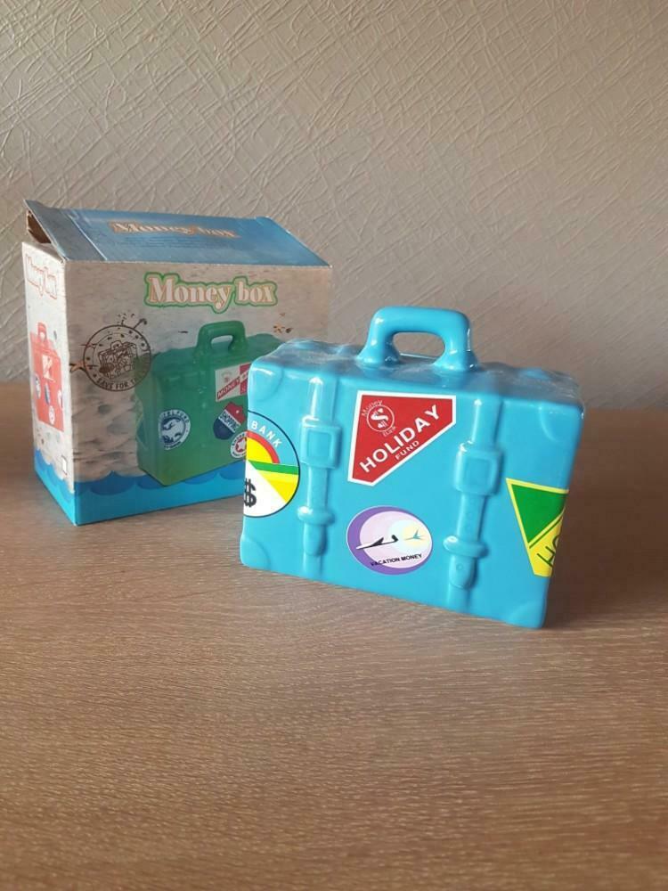 Reiskoffer spaarpot in steen, Verzamelen, Spaarpotten, Ophalen of Verzenden, Zo goed als nieuw, Steen, Aardewerk of Keramiek, Overige thema's