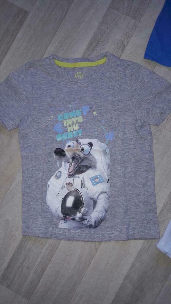 Lot 2 t-shirts maat 98/104, Ophalen of Verzenden, Gebruikt, Jongen, Nacht- of Onderkleding