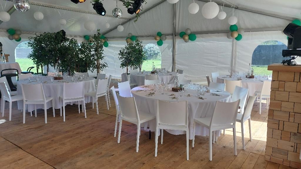 Tafels en stoelen huren, Ophalen, Zo goed als nieuw
