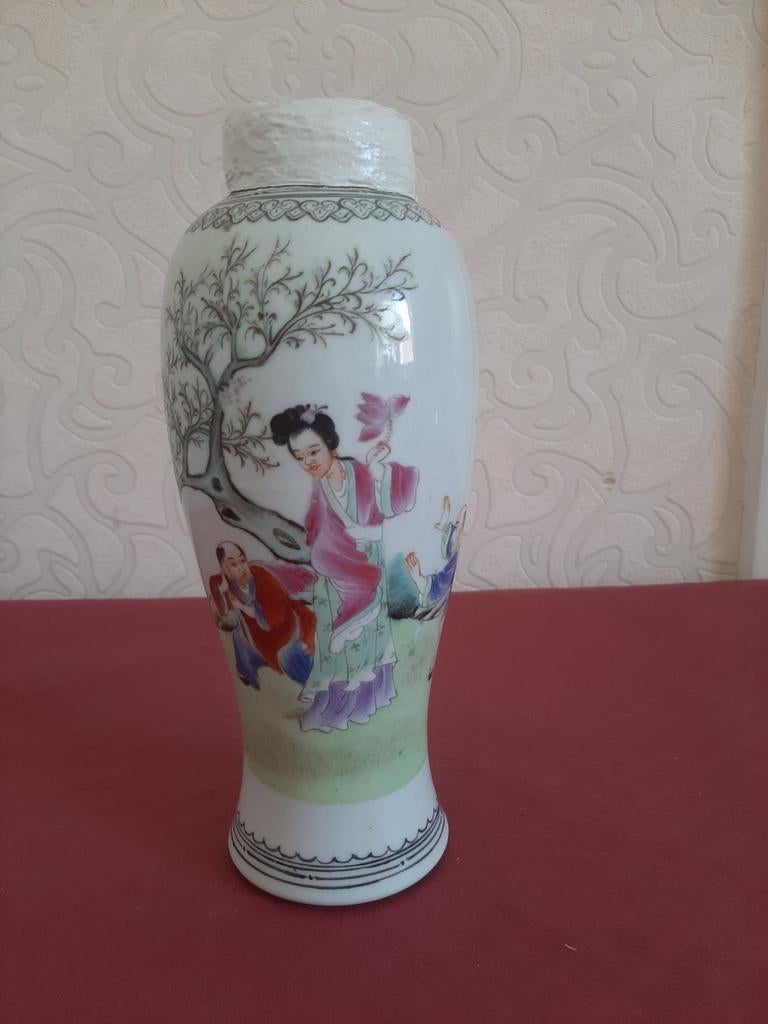 Vase en porcelaine chinoise avec scène peinte à la main, Antiquités & Art, Enlèvement ou Envoi