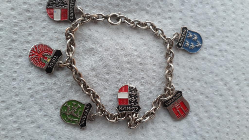 bracelet ancien écussons autrichiens, Bijoux, Sacs & Beauté, Bracelets à breloques, Autres marques, 1 bracelet à breloques, Utilisé