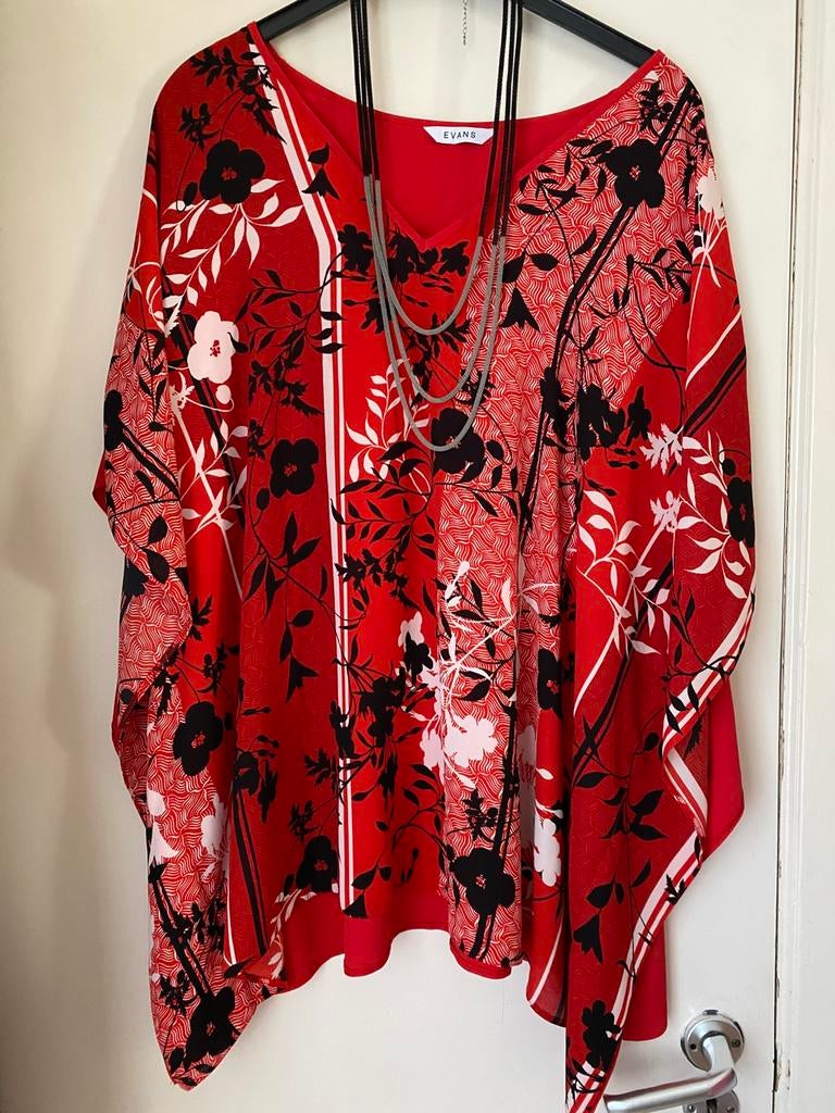 Evans Blouse Red Floral Gde maat van 50/52 bij 48/50, Kleding | Dames, Ophalen of Verzenden, Rood