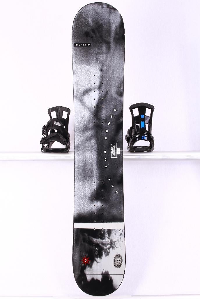 151 snowboard GENERICS TRUE, Black/grey, CAMBER, Ophalen of Verzenden, Gebruikt, Board