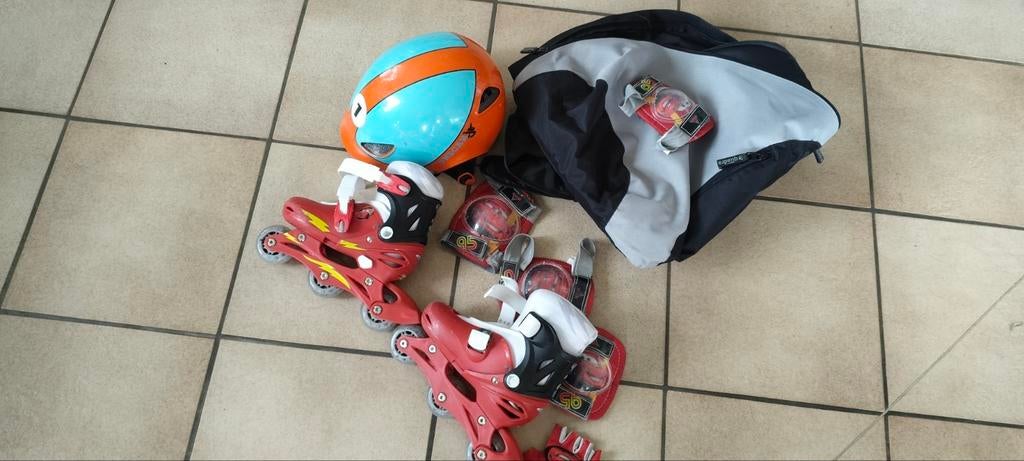 Skates 27-30 + helm, zak en bescherming, Ophalen, Zo goed als nieuw