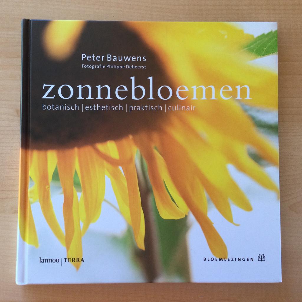 Tuinboek Zonnebloemen, Ophalen of Verzenden, Zo goed als nieuw, Peter Bauwens, Tuinieren en Tuinplanten