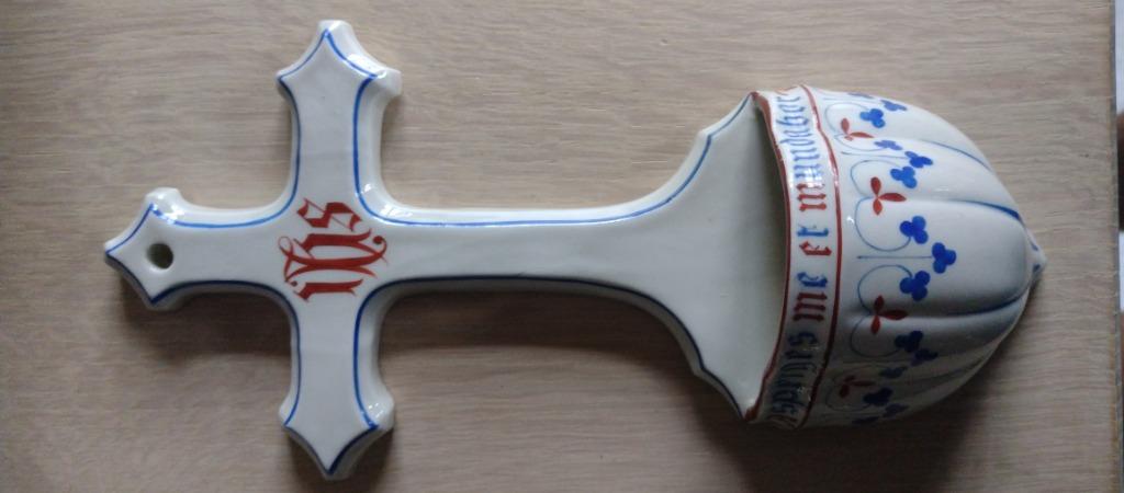 Wijwatervat ca. 1880 Néo gotisch. Brussels. 27cm op 13,5cm, Verzamelen, Ophalen, Gebruikt, Overige typen, Christendom | Katholiek