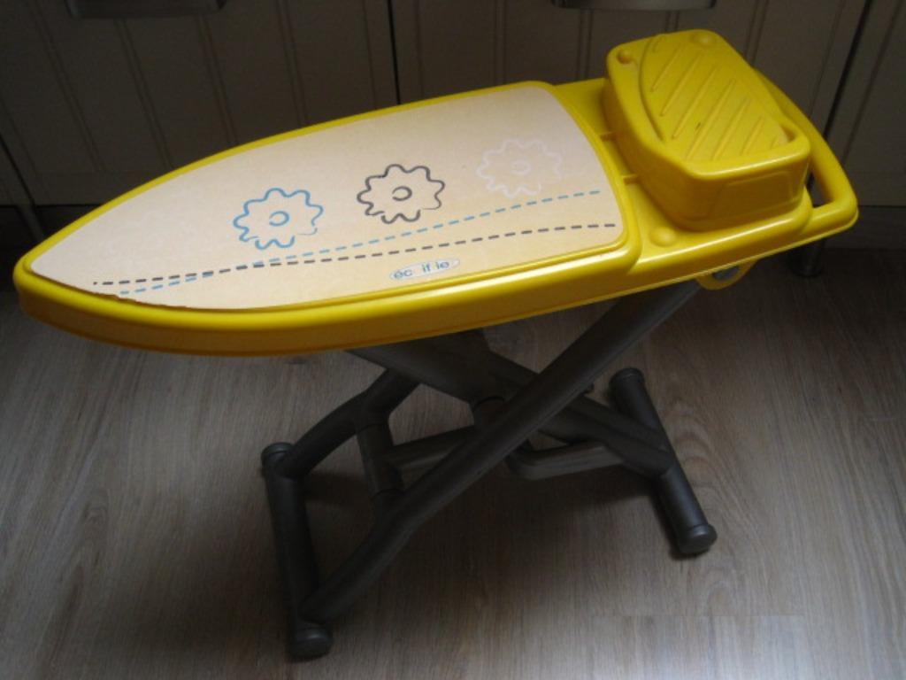 Planche à repasser jouet avec fer orange, Enfants & Bébés, Enlèvement, Utilisé, Découverte