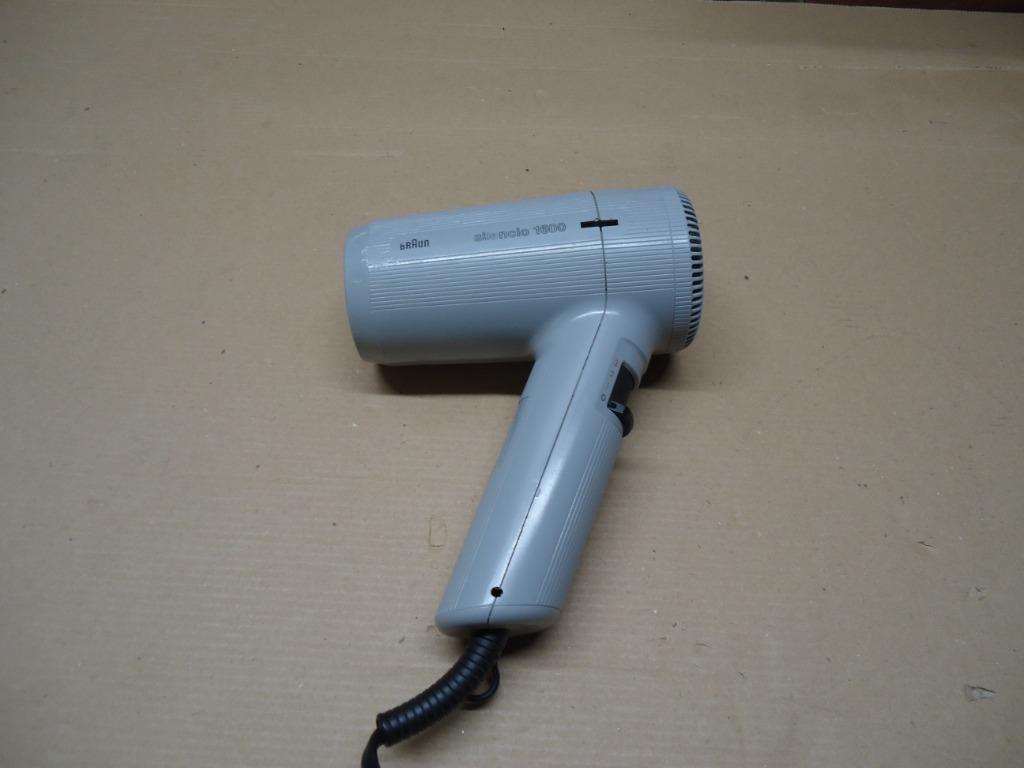 Sèche cheveux vintage BRAUN silencio 1600 en très bon état, Bijoux, Sacs & Beauté, Beauté | Soins des cheveux, Utilisé, Sèche-cheveux