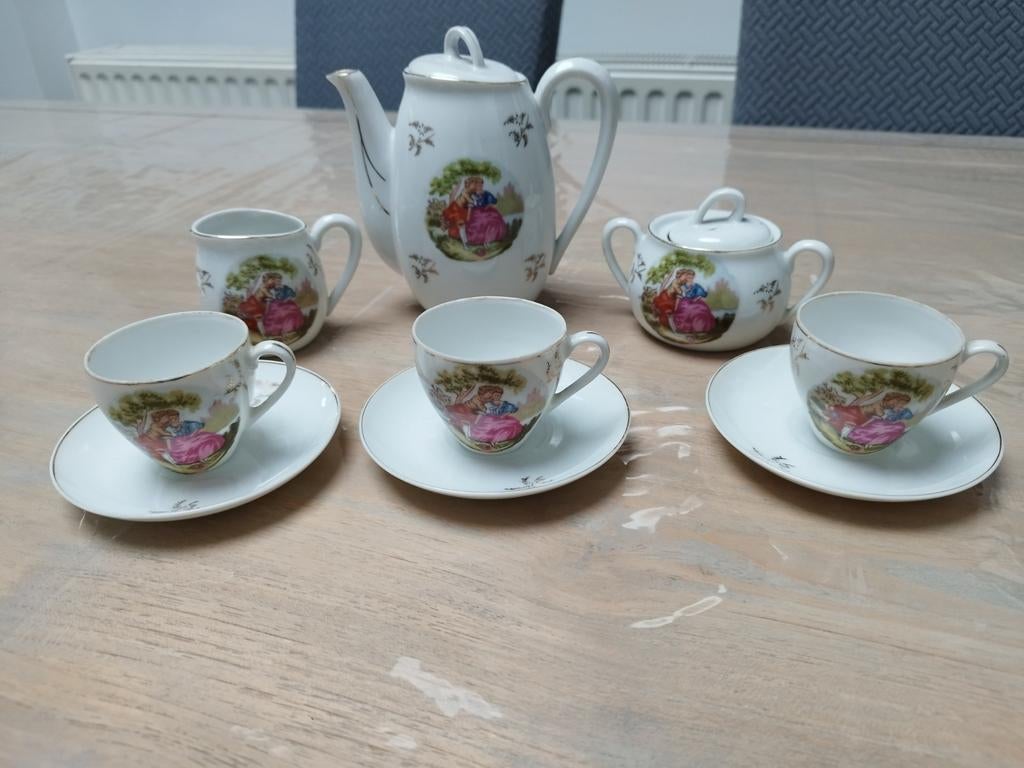 Ancien service à café en porcelaine pour poupées., Collections, Enlèvement, Comme neuf, Porcelaine