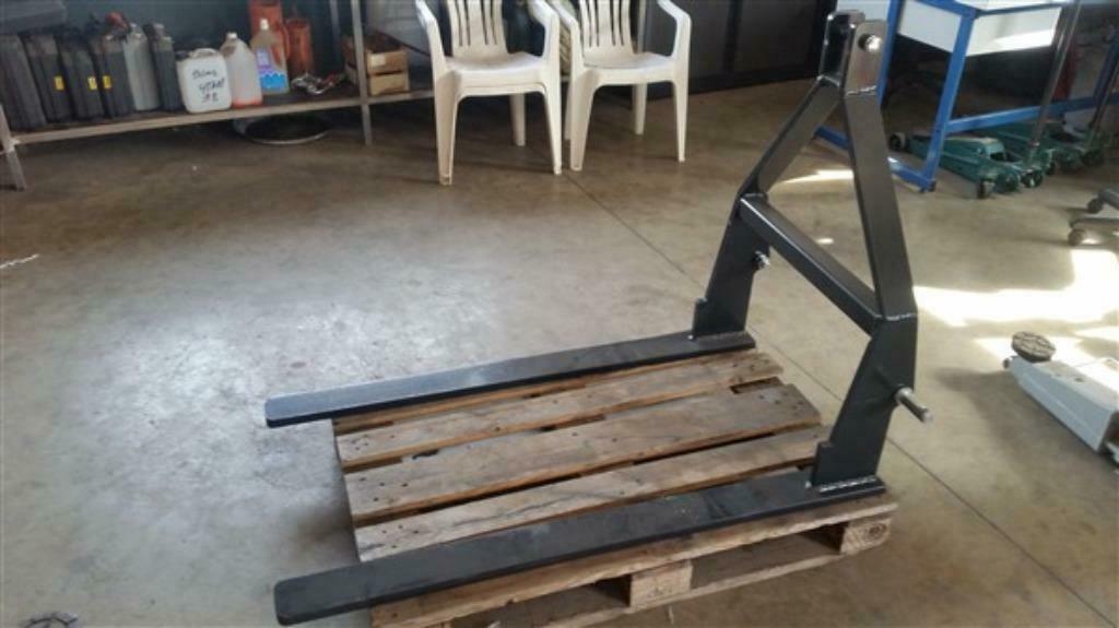 Palletvork met driepuntskoppeling voor tractor., Zakelijke goederen, Tot 1000 kg, Ophalen, Voorzetapparatuur