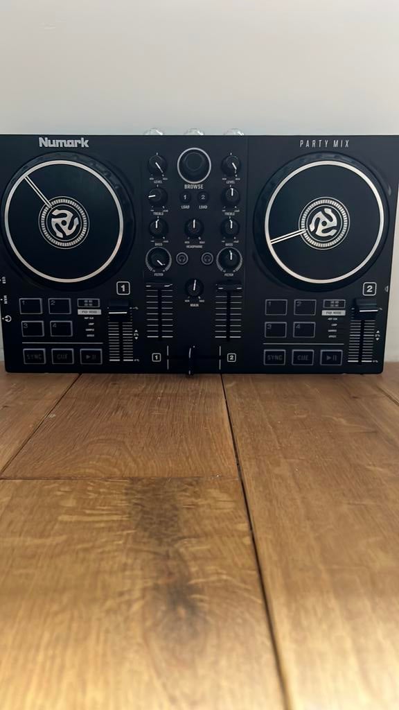 Numark dj controller party mix 2., Enlèvement, Comme neuf, Numark
