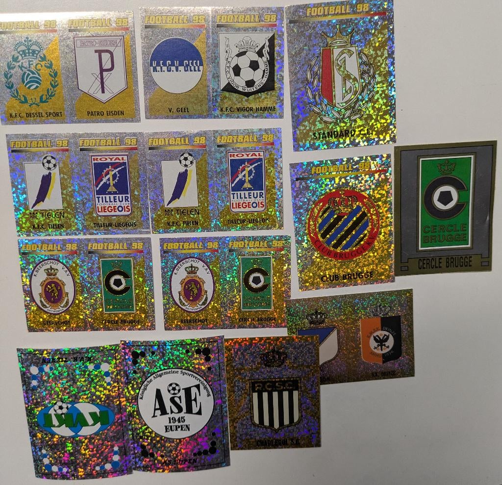 PANINI FOOTBALL emblemen badges voetbal mix 13x, Verzenden, Nieuw