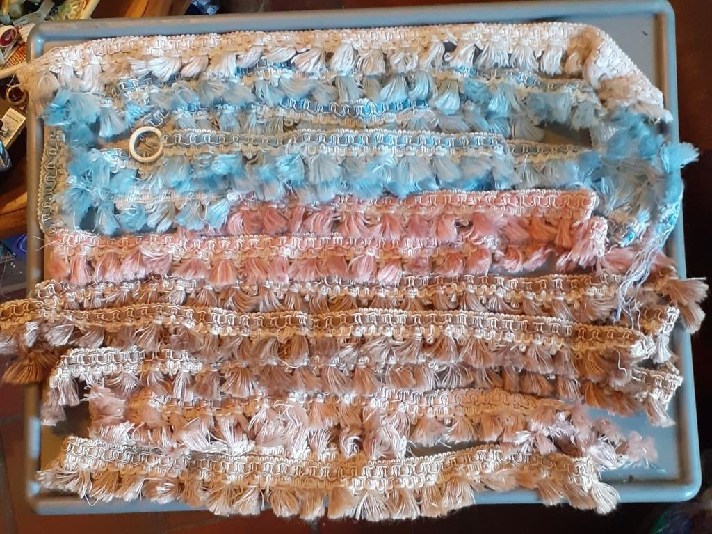 Lot de pasmanterie frange pompon divers couleur, Ophalen of Verzenden, Zo goed als nieuw, Overige typen