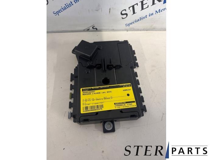 Boîte à fusibles d'un Mercedes C-Klasse, 3 mois de garantie, Utilisé, -, -