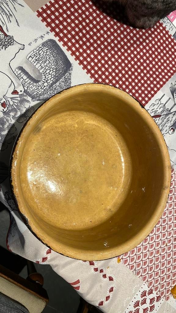 Plat en terre cuite, Enlèvement