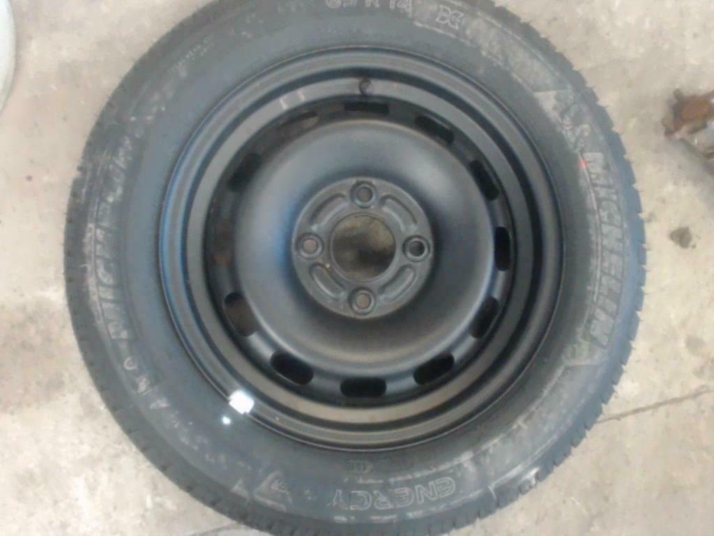 roue de secour ford    fiesta  6  175-65-14 4 trous, Enlèvement