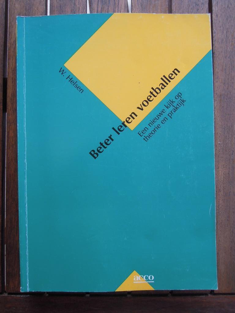 apprendre à mieux jouer au football par Helsen Werner éditio, Enlèvement ou Envoi, Utilisé, Enseignement supérieur, Helsen Werner