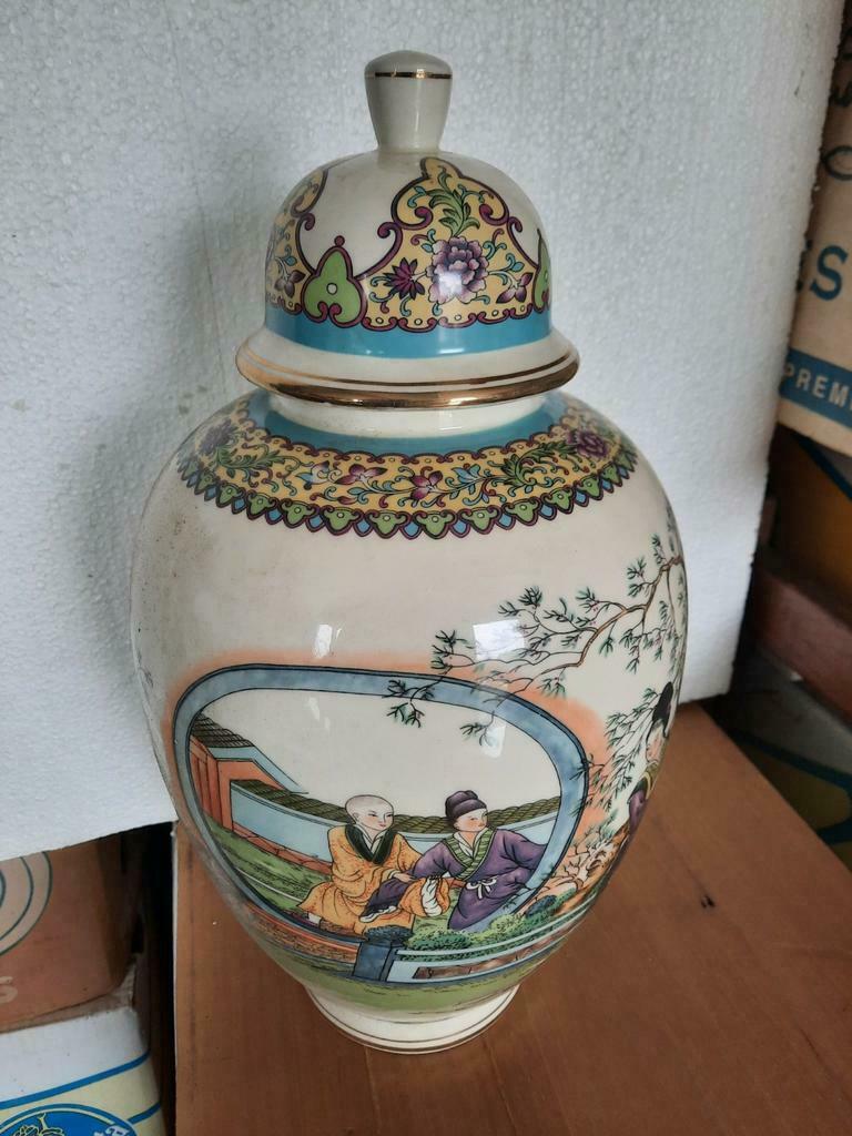 Vazen in porselein - étagère, Antiek en Kunst, Ophalen of Verzenden