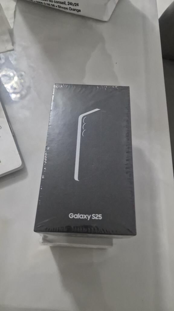 Samsung s25 128gb blue black + Galaxy watch 8, Télécoms, Téléphonie mobile | Samsung, Neuf, Autres modèles, Enlèvement, Sans abonnement