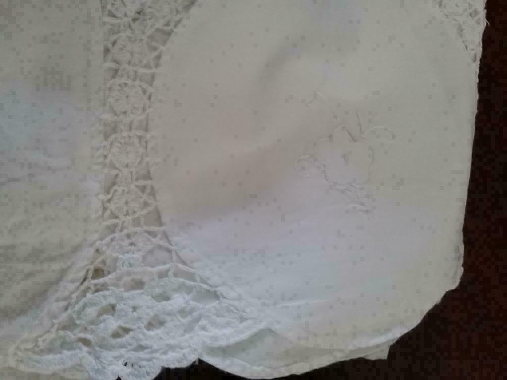 NAPPE AVEC DENTELLE BRODEE MAIN 165/260 + SERVIETTES nappe b, Ophalen