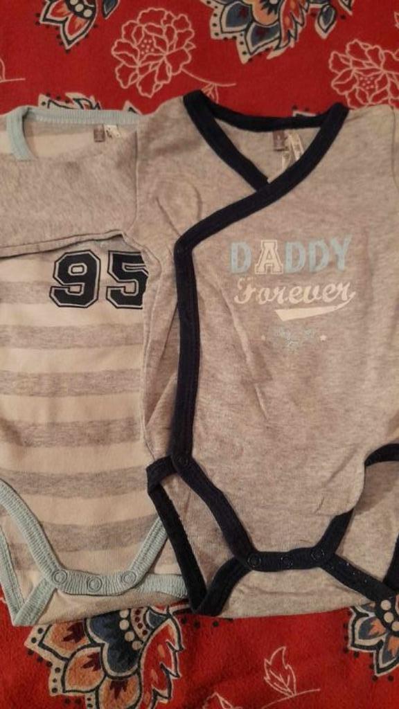 Lot de 2 bodys 3 mois, Garçon ou Fille, Enlèvement ou Envoi, Comme neuf, Vêtements de nuit ou Sous-vêtements