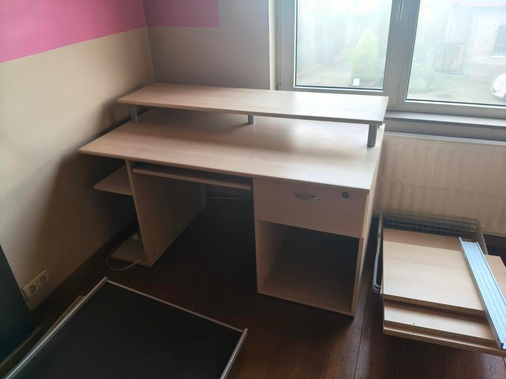 Bureau, Ophalen