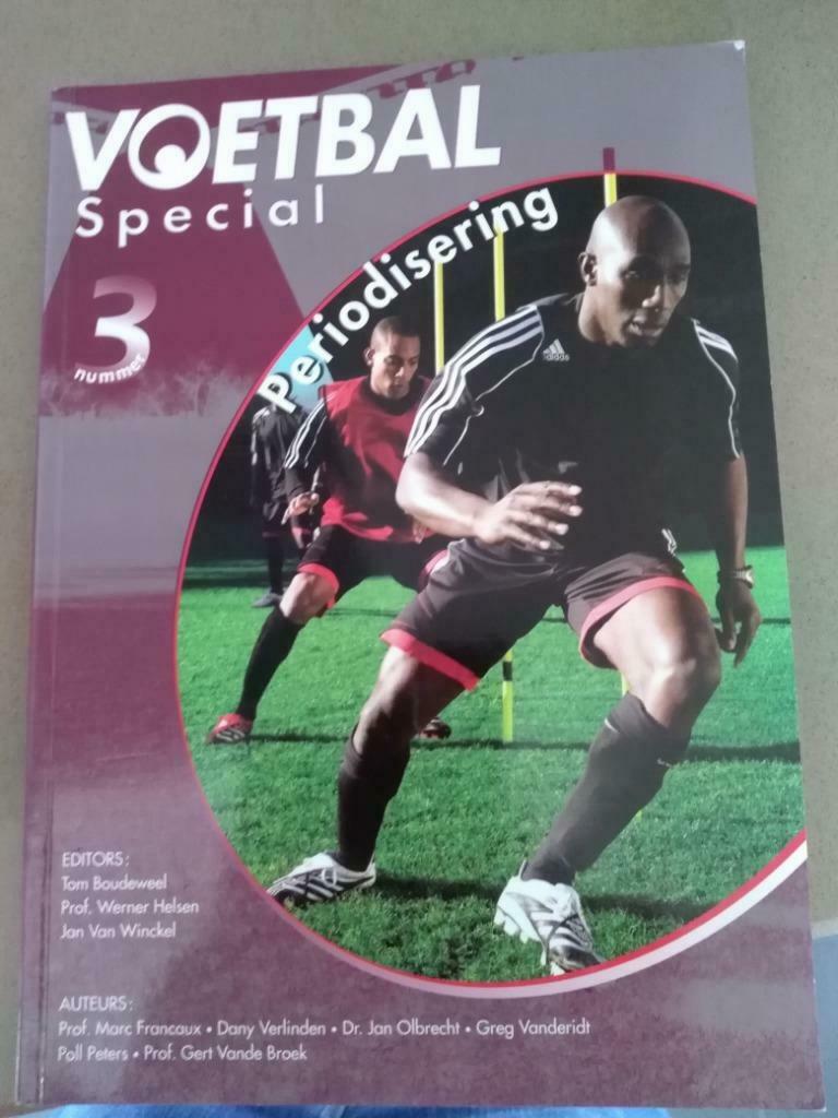 Boek 'Voetbal Special nummer 3: Periodisering', Boeken, Gelezen, Ophalen of Verzenden, Balsport, Tom Boudeweel e.a.