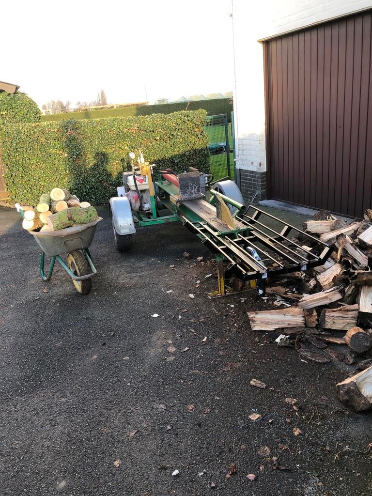 Houtkliever 20ton, Ophalen, Zo goed als nieuw